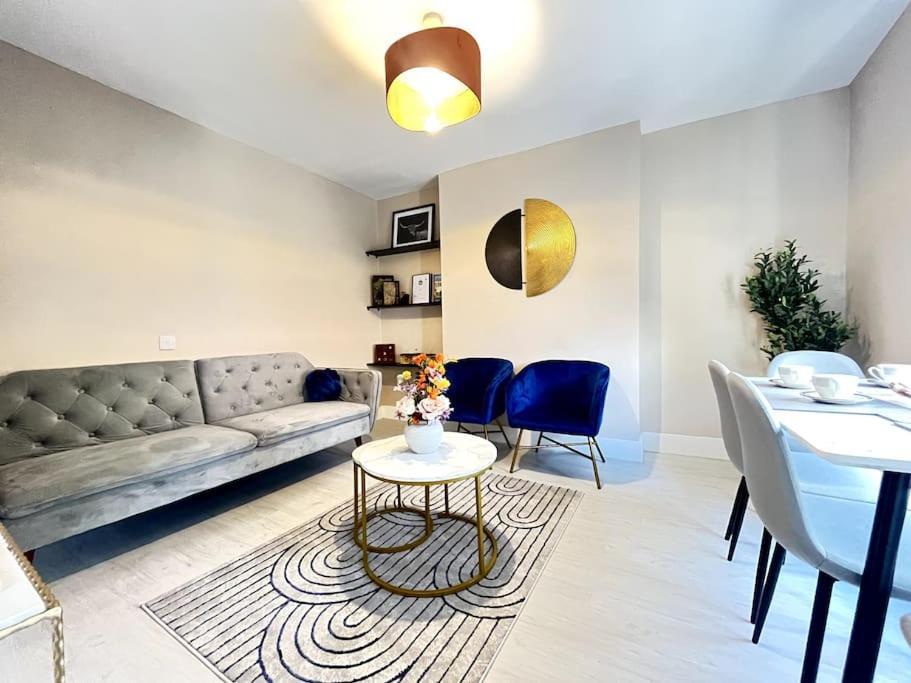 Central Winchester Serviced Apartments Exterior photo